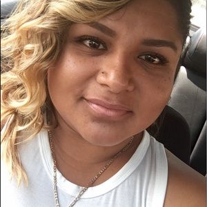 Meet your Posher, Claudia